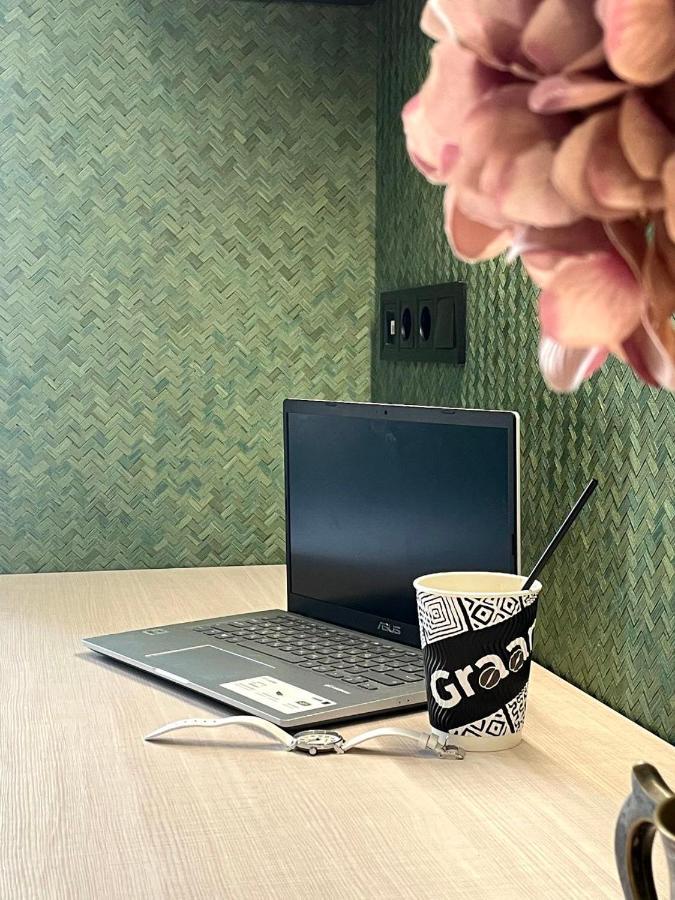 Sixkeys- Studiolebedinyy Kiev Exteriör bild